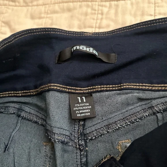 moda express dark wash jeans - Picture 4 of 6